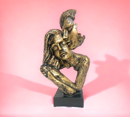 Carring Love Couple Face Showpiece Statue